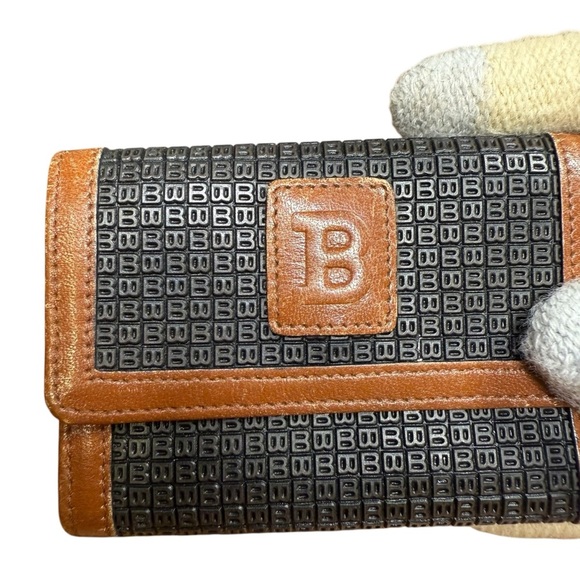Men’s Bally International vintage wallet. Black & brown.